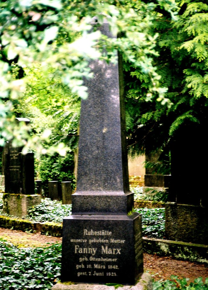 Grabstein von Fanny Marx (1842-1923)
