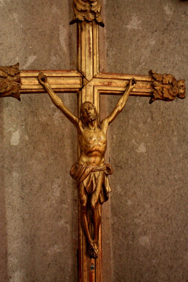 Abbatiale Saint-Volusien de Foix - Christ en croix 02