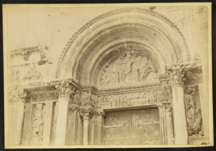 Abbatiale Saint-Gilles de Saint-Gilles - J-A Brutails - Université Bordeaux Montaigne - 1989
