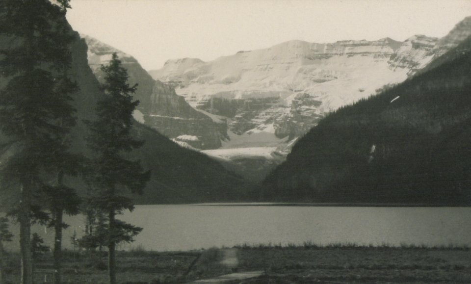 Approaching Wilcox Pass (HS85-10-24781)