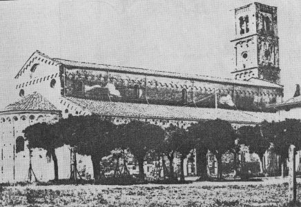 Basilica San Piero con campanile