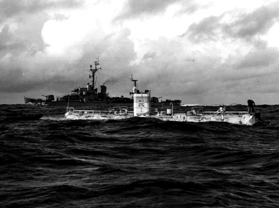 Bathyscaphe Trieste with USS Lewis (DE-535) over the Marianas Trench, 23 January 1960 (NH 96797)