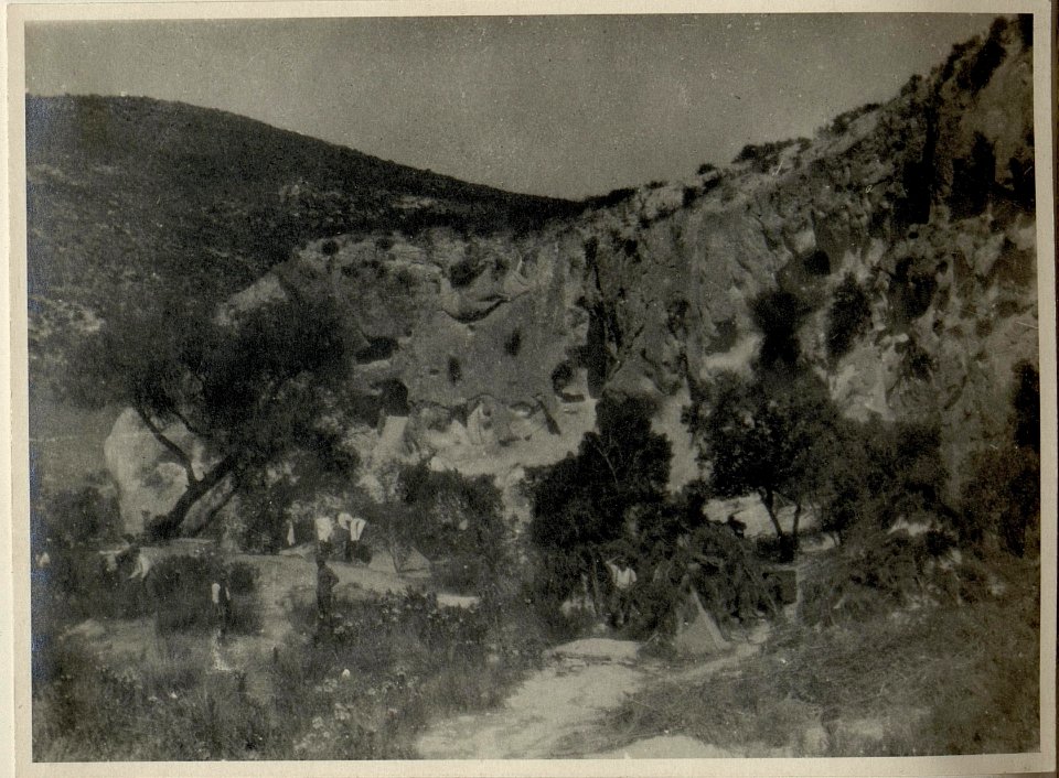 Batteriestellung auf Kumburnu, Versorgungslager 9.5.1916 (BildID 15544405)