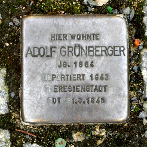 Stolperstein für Adolf Grünberger, Ecke Zur Schule-Pfortenstrasse, Kamenz (1)