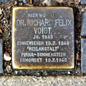 Stolperstein für Dr. Richard Felix Voigt, Walter-Oertel-Strasse 38, Chemnitz (2)