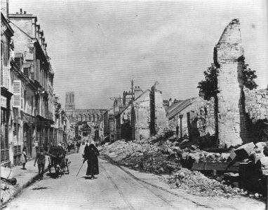 1918 Reims en ruines phot Roger Viollet