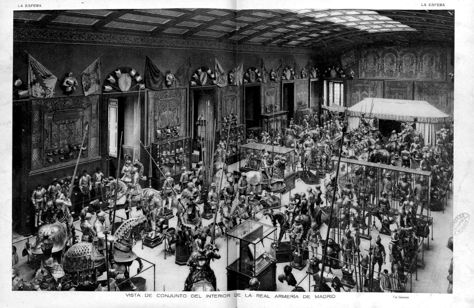 1918-10-05, La Esfera, Vista de conjunto del interior de la Real Armería de Madrid, Campúa