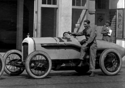 1919 Harry Hartz in front of Durant Special no 14 Marvin D Boland Collection BOLANDB1947 (cropped)
