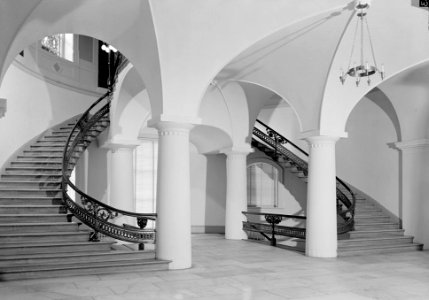 20. INTERIOR, DOUBLE STAIRWAY LEADING TO MODEL HALL