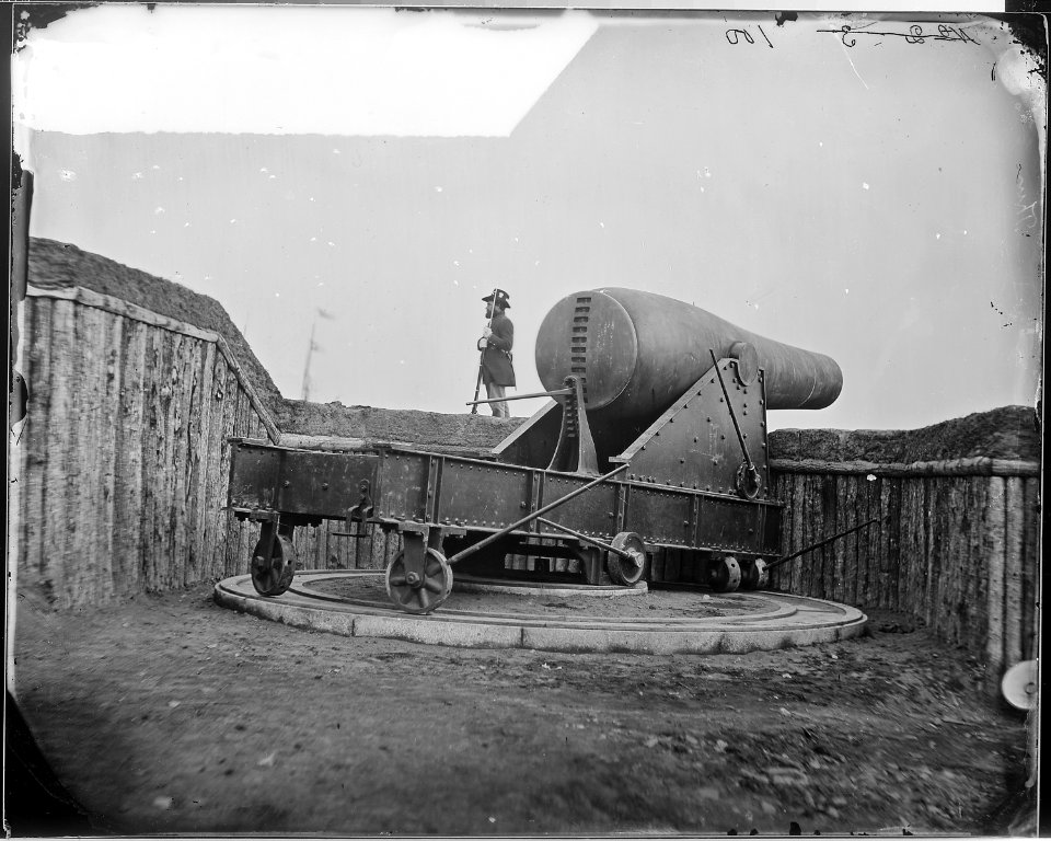 200-1b gun on Morris Island. Used for shelling Charleston - NARA - 524519