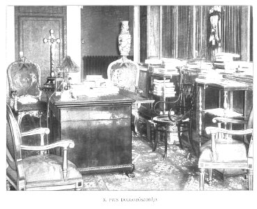 200 study-room PiusX