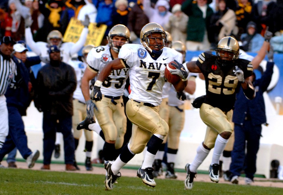2005 Army Navy - Navy runs for a touchdown