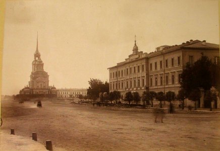 22. Вид здания гимназии, где помещалась выставка Императорской академии художеств
