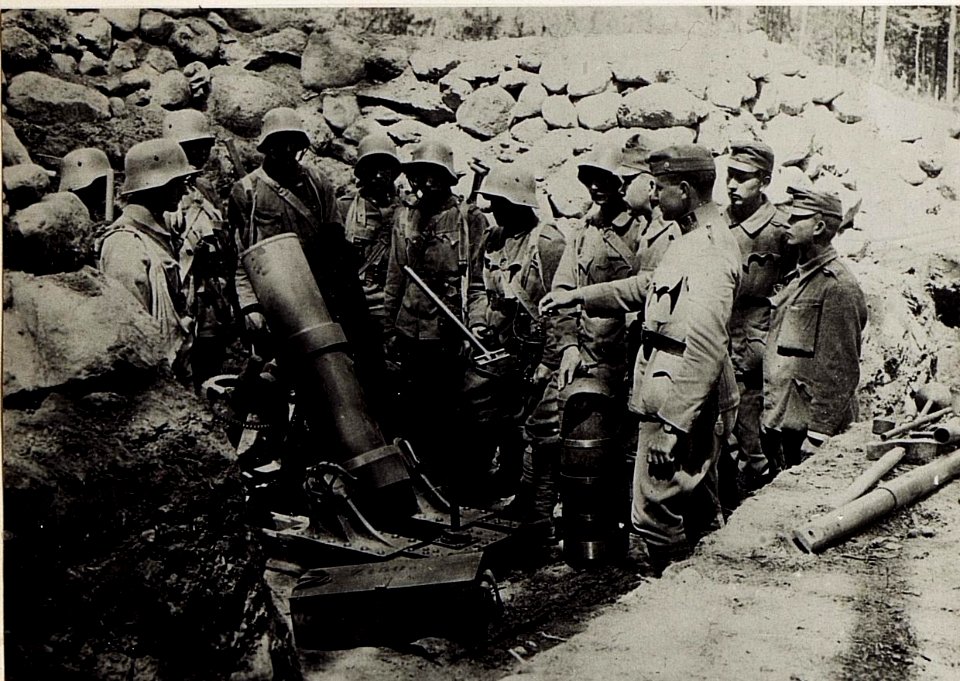 22cm Minenwerfer, Sturmkursübung in Schabs. (BildID 15583710)