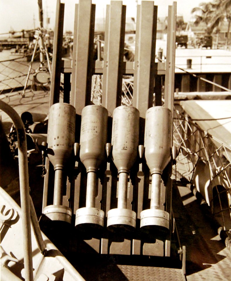 80-G-14299 (34608639680)