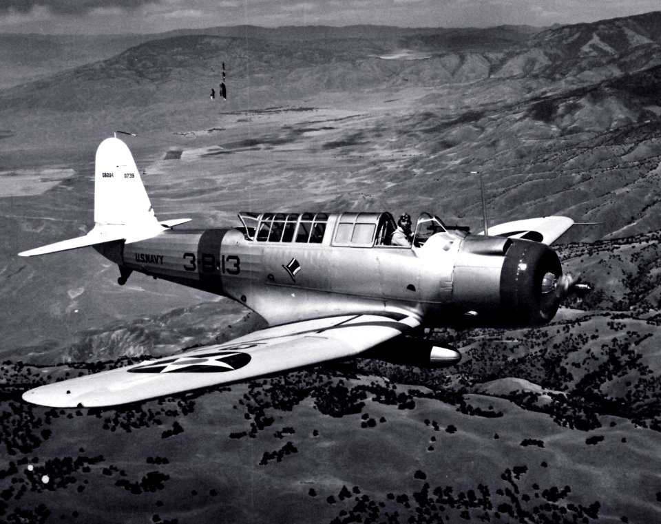 80-G-2415 (24756936086)