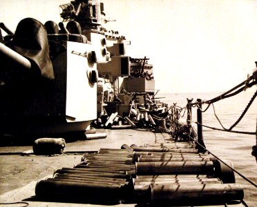 80-G-287104 (33447229831)