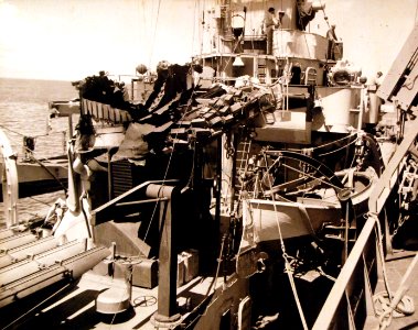 80-G-287115 (33535727136)