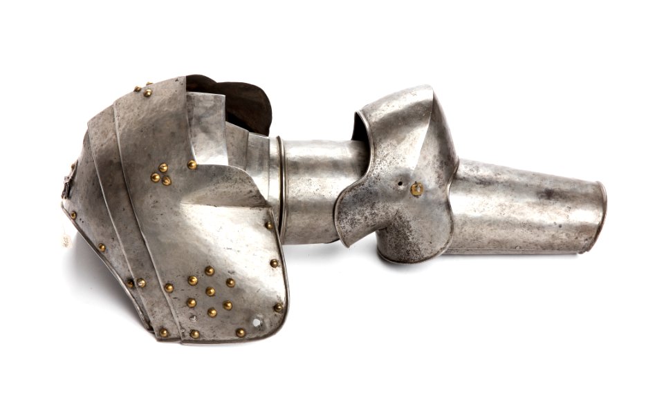 Armskena och axelstycke till rustning, 1600-talets första hälft - Livrustkammaren - 106479