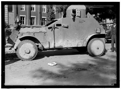 Armored car LOC hec.09689 photo