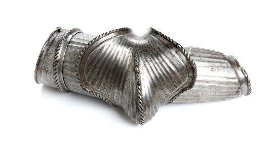 Armskena till Maximilianrustning, 1600-talets mitt - Livrustkammaren - 107144