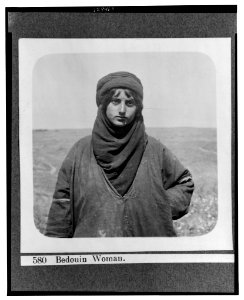 Bedouin woman LCCN2001695617