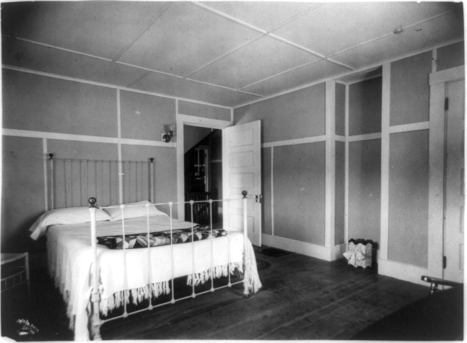 Bedroom of E.R. Knolt, Boston, Massachusetts) - White Photo., Boston LCCN90709134
