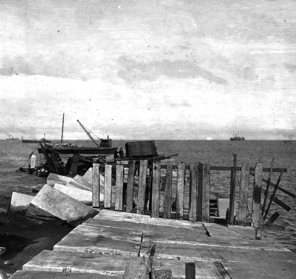 C45f467. Derrumbe en la escollera Sarandí