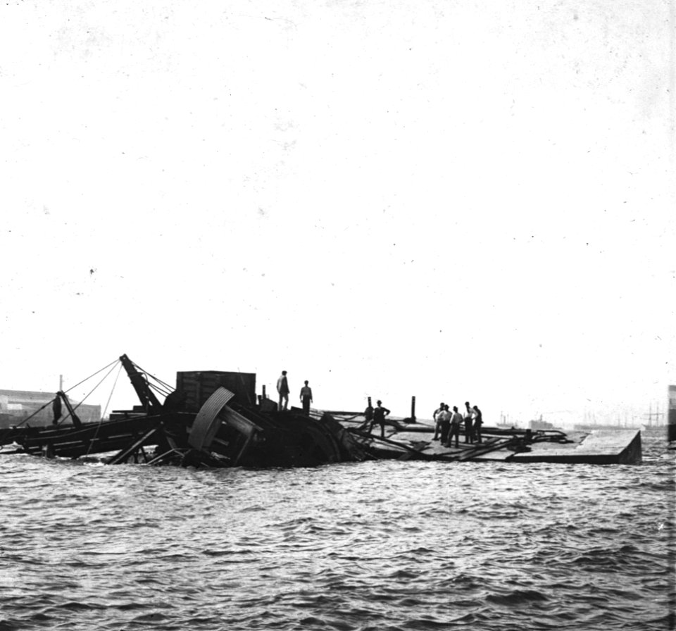 C45f464. Destrucción de la grúa Hércules