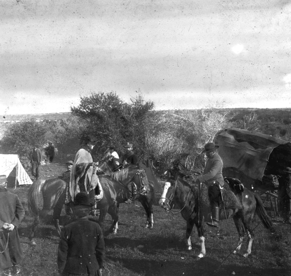 C47f501. Campamento del gobierno