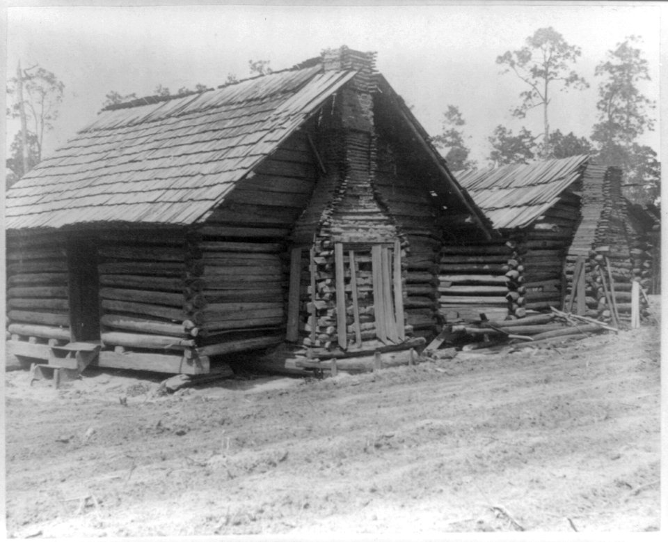 Cabins of African Americans near Thomasville, Georgia, showing structure and position of chimneys LCCN2002711526