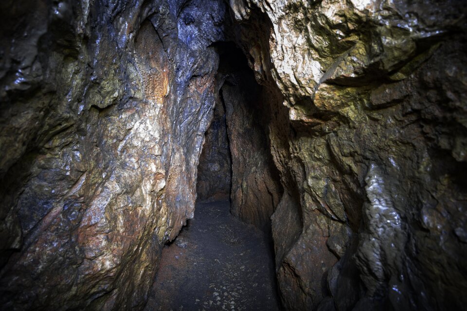 Moisture mystical crevice