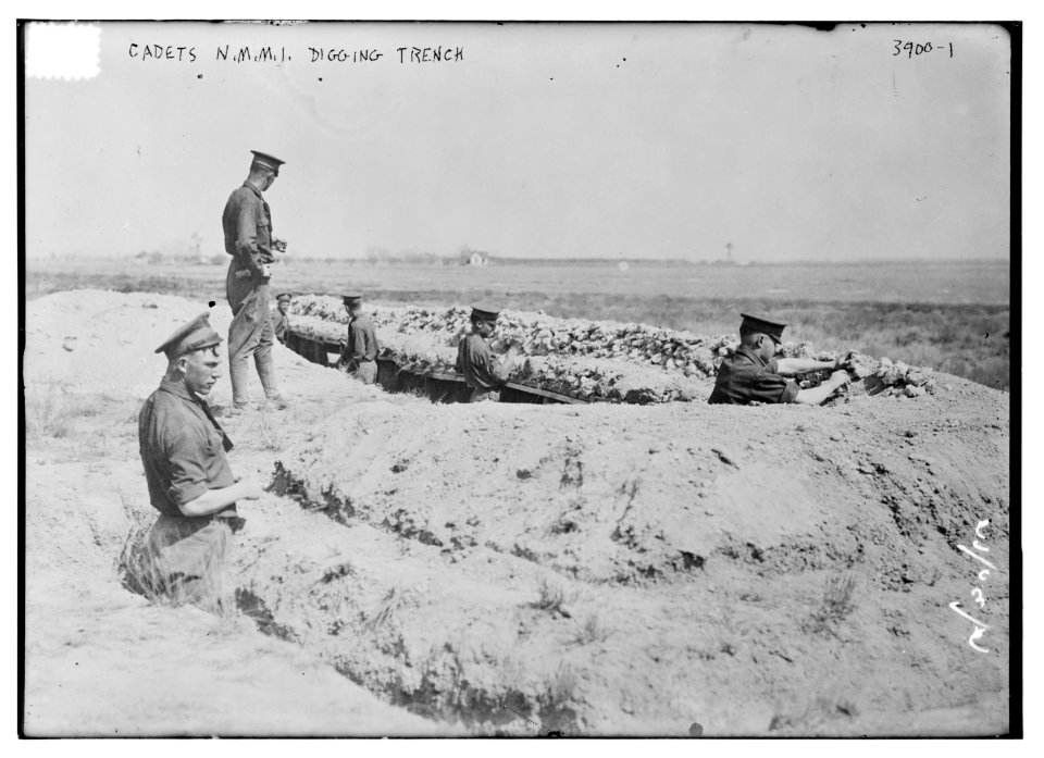 Cadets N.M.M.I. digging trench LCCN2014702048