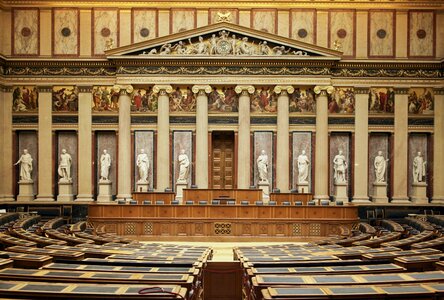 Building hall parliament
