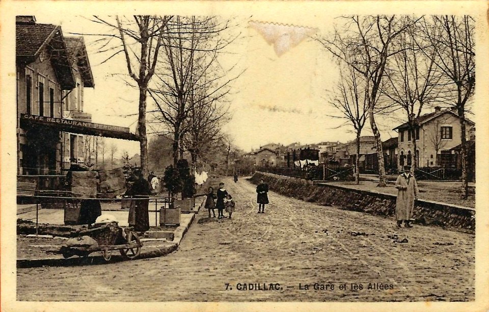 Cadillac-sur-Garonne - Gare et allées