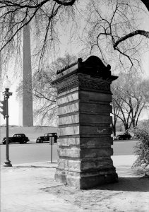 Capitol gatepost