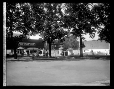 Capitol gas station 1(st. St.) & Md. Ave., S.W., (Washington, D.C.) LCCN2016823976