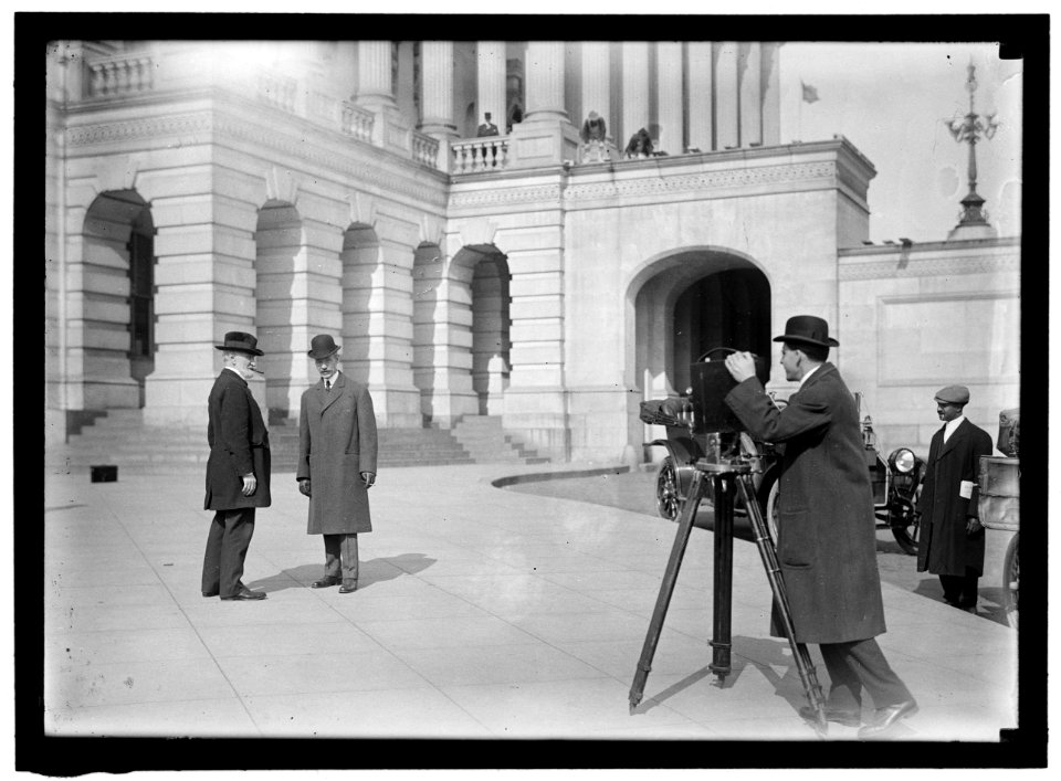 CAPITOL, U.S. PHOTOGRAPHER AT CAPITOL LOC hec.02070