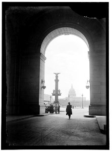 CAPITOL, U.S. VIEW THROUGH ARCH AT UNION STATION LCCN2016867117