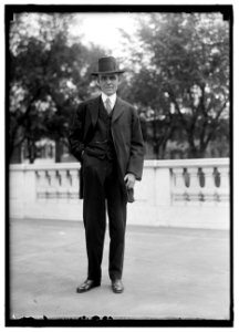 CAPPER, ARTHUR. GOVERNOR OF KANSAS, 1915-1919; SENATOR, 1919- LCCN2016869941