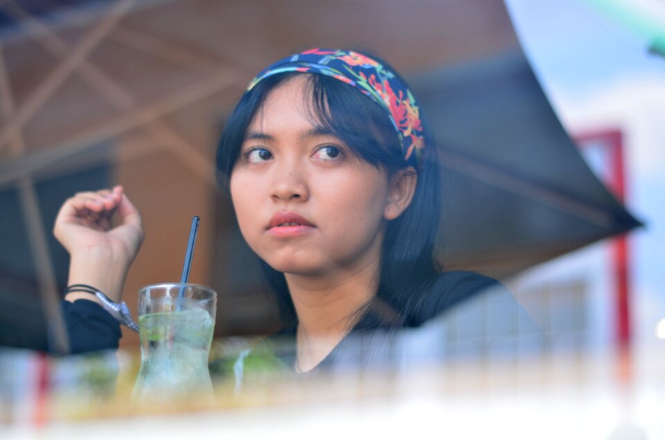 Pose indonesia relax