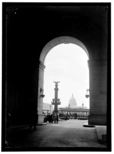 CAPITOL, U.S. VIEW THROUGH ARCH AT UNION STATION LCCN2016867119 photo