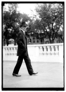 CAPPER, ARTHUR. GOVERNOR OF KANSAS, 1915-1919; SENATOR, 1919- LCCN2016869940