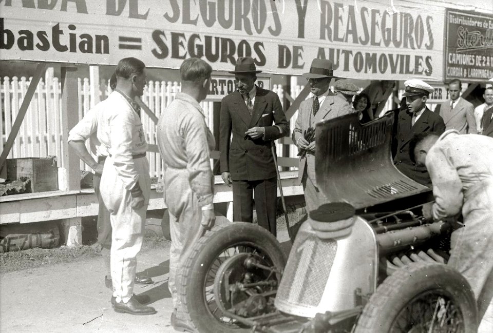 Carrera automóvilistica en el circuito de Lasarte (272 de 493) - Fondo Car-Kutxa Fototeka