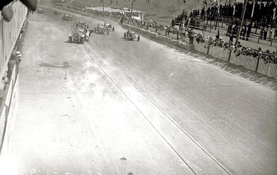 Carrera automóvilistica en el circuito de Lasarte (220 de 493) - Fondo Car-Kutxa Fototeka