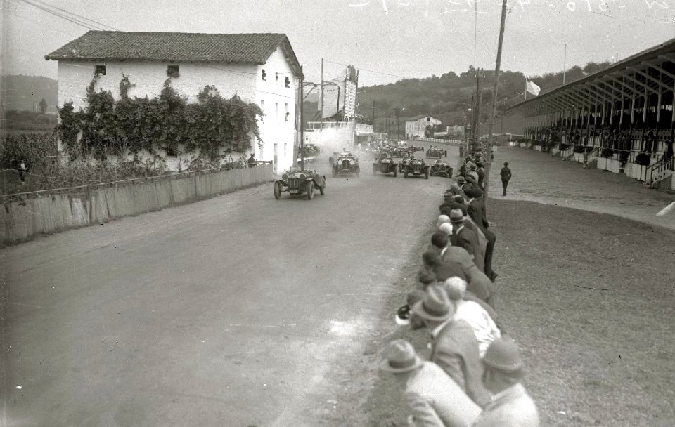 Carrera automóvilistica en el circuito de Lasarte (242 de 493) - Fondo Car-Kutxa Fototeka