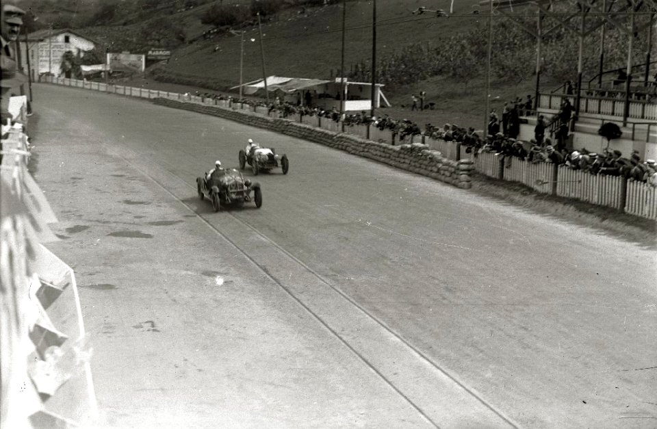 Carrera automóvilistica en el circuito de Lasarte (241 de 493) - Fondo Car-Kutxa Fototeka