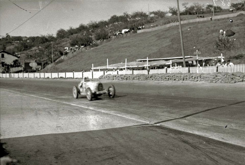 Carrera automóvilistica en el circuito de Lasarte (208 de 493) - Fondo Car-Kutxa Fototeka