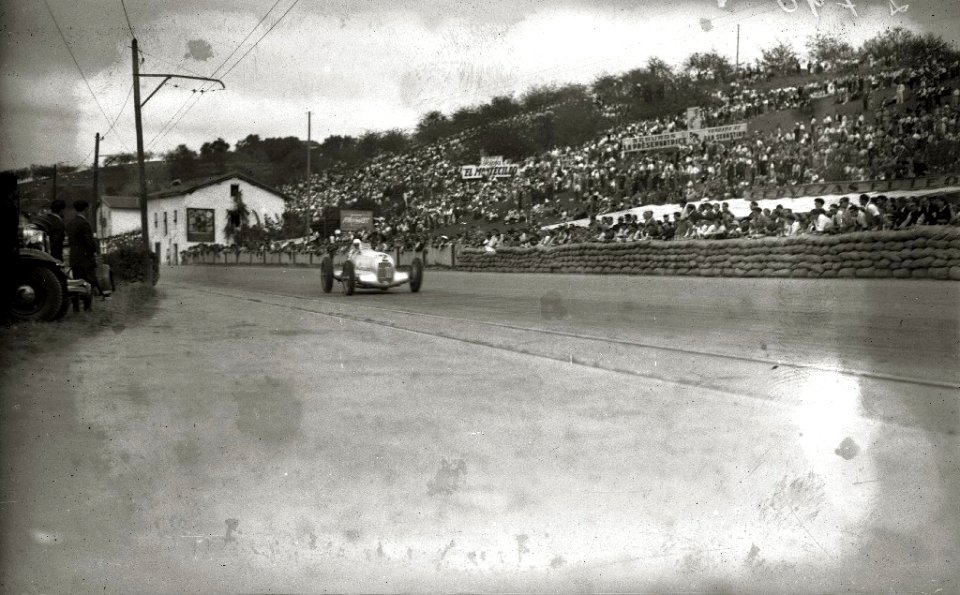 Carrera automóvilistica en el circuito de Lasarte (289 de 493) - Fondo Car-Kutxa Fototeka