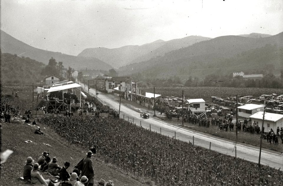 Carrera automóvilistica en el circuito de Lasarte (59 de 493) - Fondo Car-Kutxa Fototeka